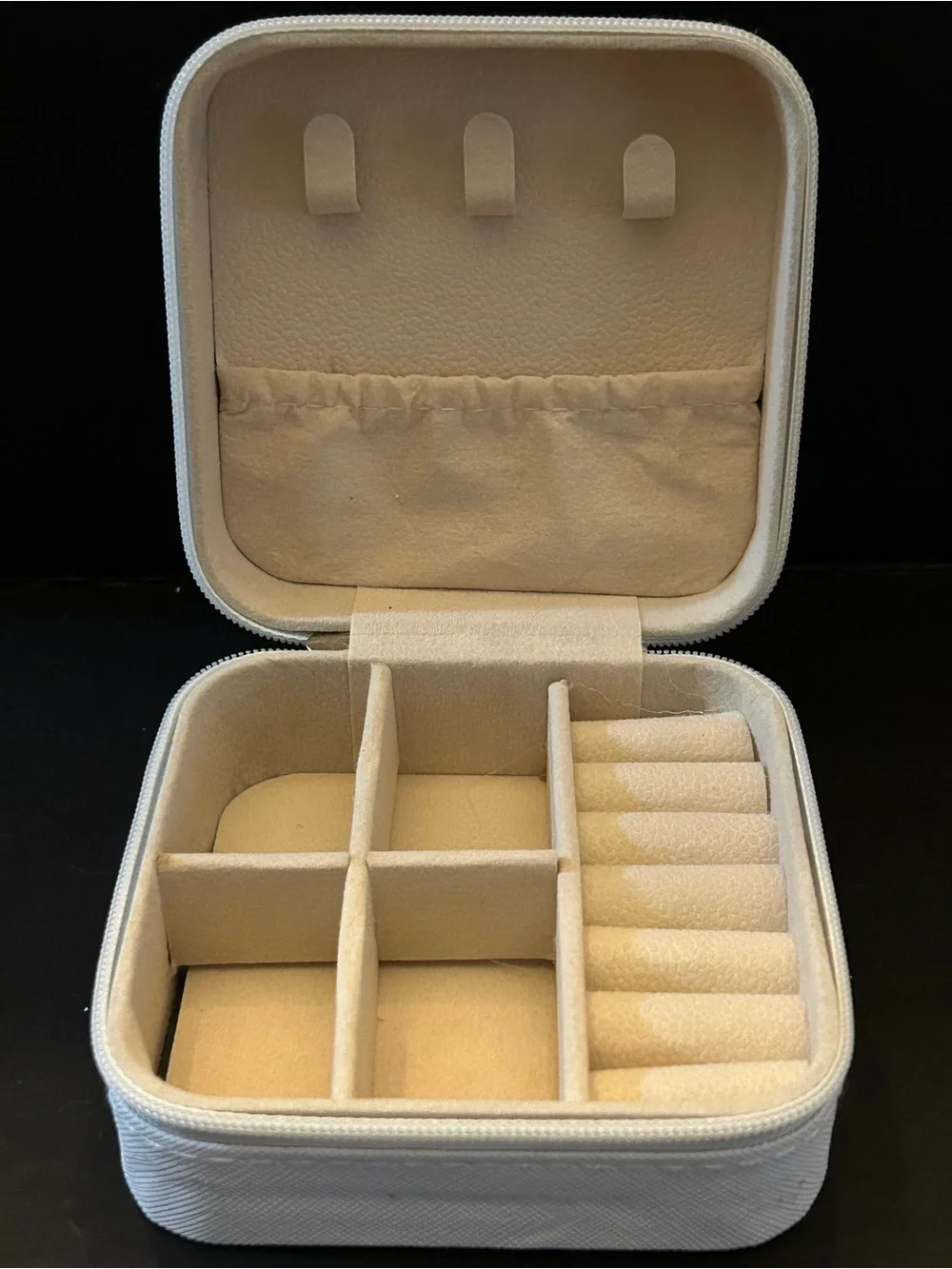 Compact Off-White Cream Colored Zip Around Jewelry Organizer Case New